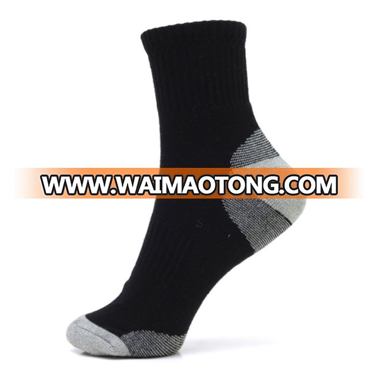 Custom Design Quality Wholesale Classic Vivid Colorful Tube Sock for Men