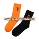 Wholesale Unisex Mens Cotton Socks Fashion V Letter Printing Novelty Comfortable Women Men Socks